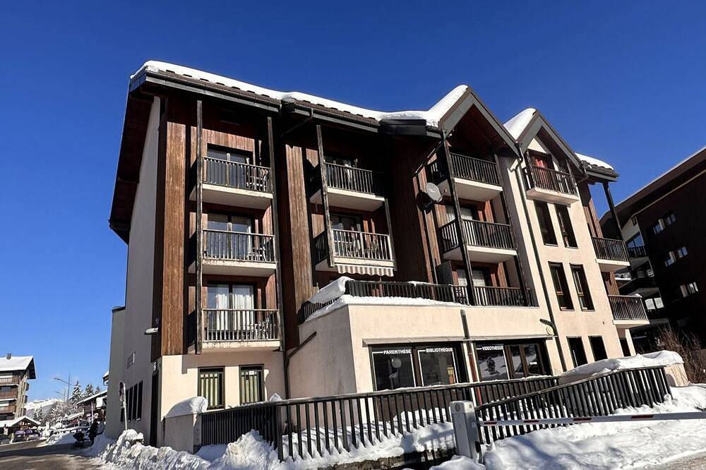 Apartamento entero, Estudio para 4 pers, a 450 m de las pistas y cerca de tiendas in Les Carroz, Arâches-la-Frasse