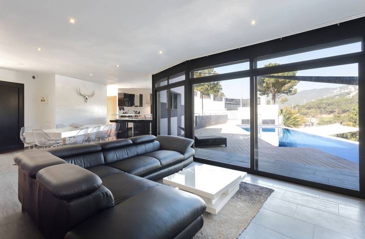 Chalet para 14 personas, con terraza y piscina en Cataluña - 3