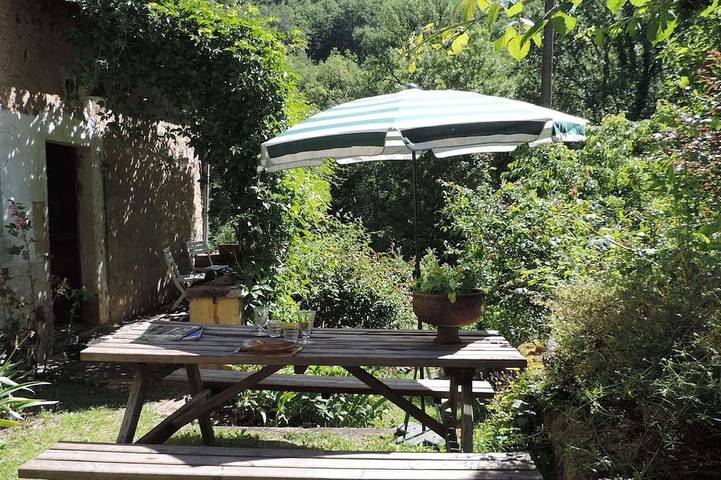 Gîte pour 6 personnes, avec Terrasse ainsi que Jardin et Sauna