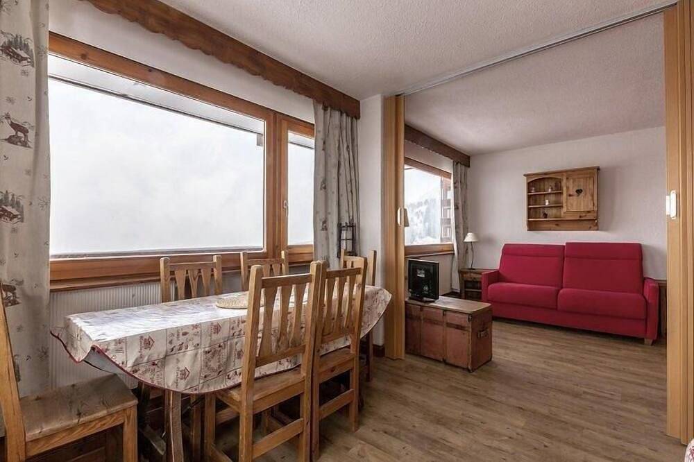 Ganze Wohnung, 50m bis zu den geschäften, 5te Etage, balkon, fernseher, schließfach für die skier, 50m², La Plagne in Plagne Centre, La Plagne-Tarentaise