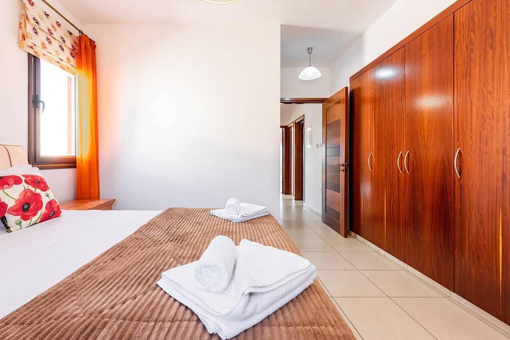 Sea Front Villa Oceanus H2 by Ezoria Villas in Südzypern