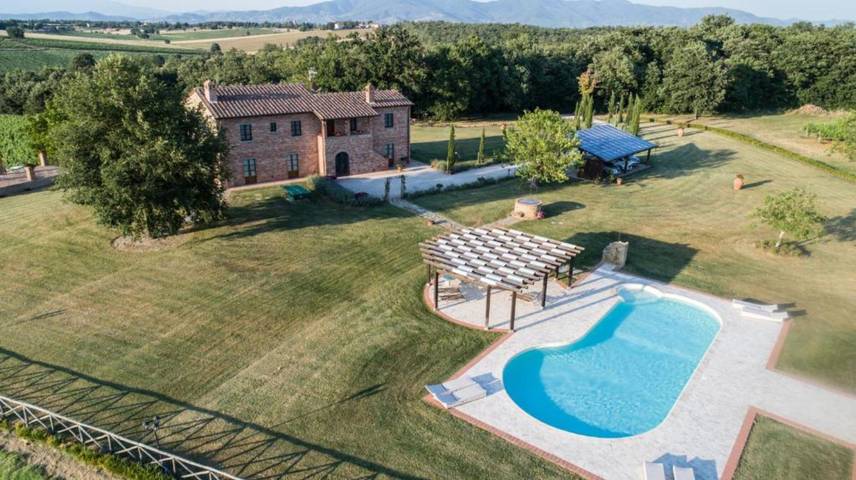 Villa 'Boschi Salviati' met privé zwembad, whirpool, wifi en airconditioning in Marciano della Chiana, Provincie Arezzo