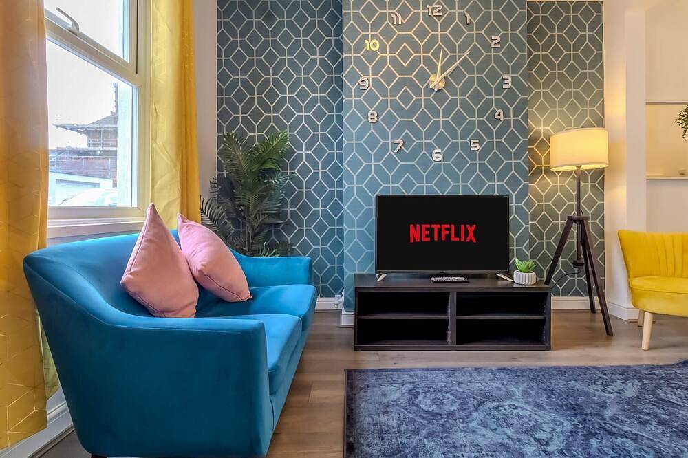 Casa-Confortable-Baño privado con bañera y ducha-Vista al Jardín in Dartford, Kent