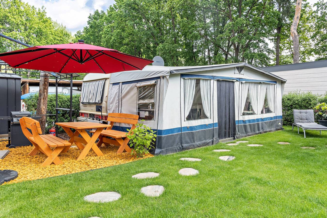 Wohni 2 mit privater Terrasse und privatem Garten in Brandenburg an der Havel