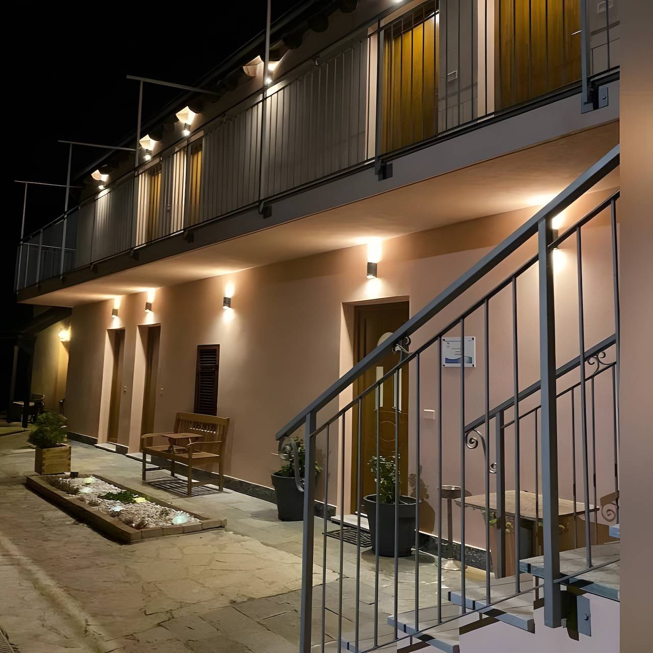 Camera Matrimoniale con Vista Mare, Wi-Fi e Aria Condizionata in Savona, Riviera di Ponente