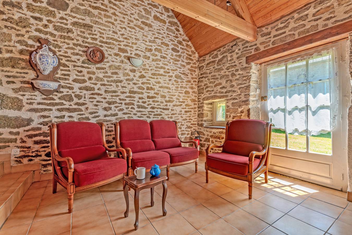 Casa de vacaciones 'Le Gîte Rose 4' con terraza privada y jardín compartido in Porspoder, Región de Brest