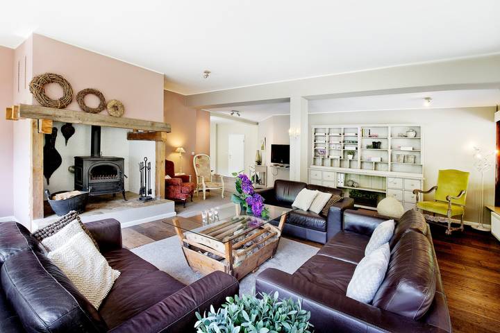 Ferienhaus für 21 Personen, mit Whirlpool und Terrasse sowie Garten und Sauna in Scheuerfeld - 4
