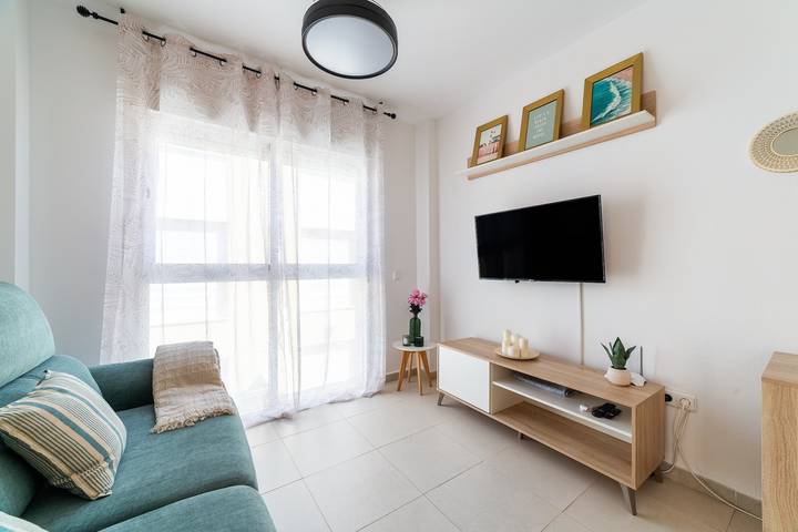 Apartamento entero, Apartamento 'Laguna Beach Vera' con piscina compartida y bañera de hidromasaje privada in Playas de Vera, Vera