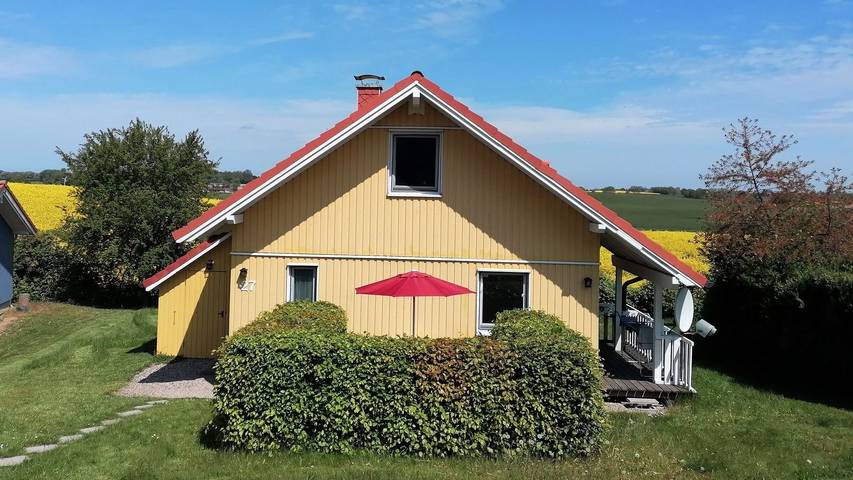 Ferienhaus für 5 Personen, mit Garten und Ausblick, mit Haustier