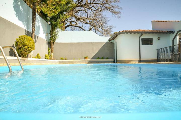 Casas e apartamentos de temporada para 13 pessoas, com jardim e vista e ainda piscina and sauna, com animais de estimação em Socorro