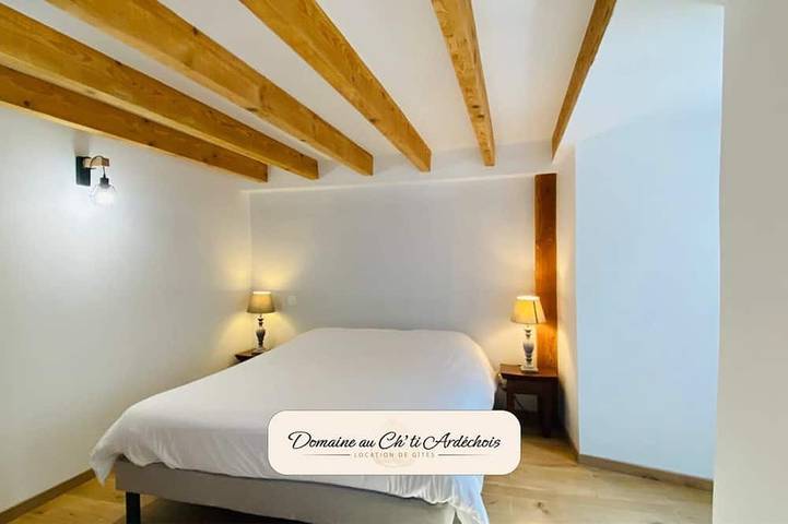 Location de vacances pour 8 personnes, avec piscine ainsi que jardin et jacuzzi à Rochessauve - 2