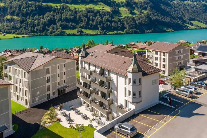 Ferienwohnung für 2 Personen, mit Balkon und Terrasse sowie Garten und Ausblick in Lungern
