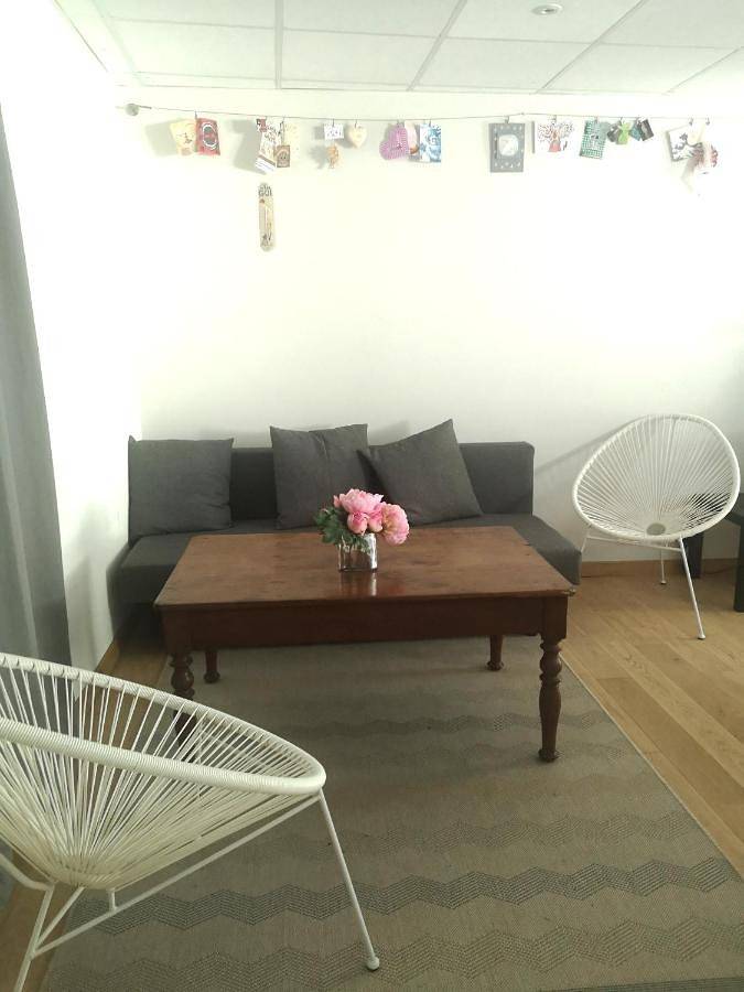 Appartement entier, One-Bedroom Apartment in Charmes-sur-Rhône, Privas (arrondissement)