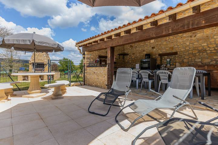 Gîte pour 10 personnes, avec Piscine à Le Bugue - 4