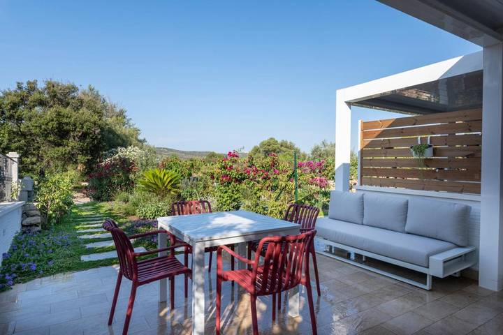 Location de vacances pour 8 personnes, avec terrasse à Porto Pollo - 2