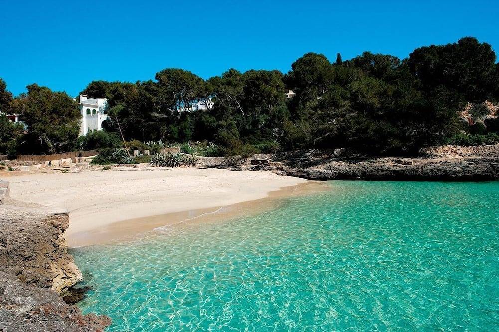 650 m from the beach, 8 min walking. in Cala d'Or, Santanyí