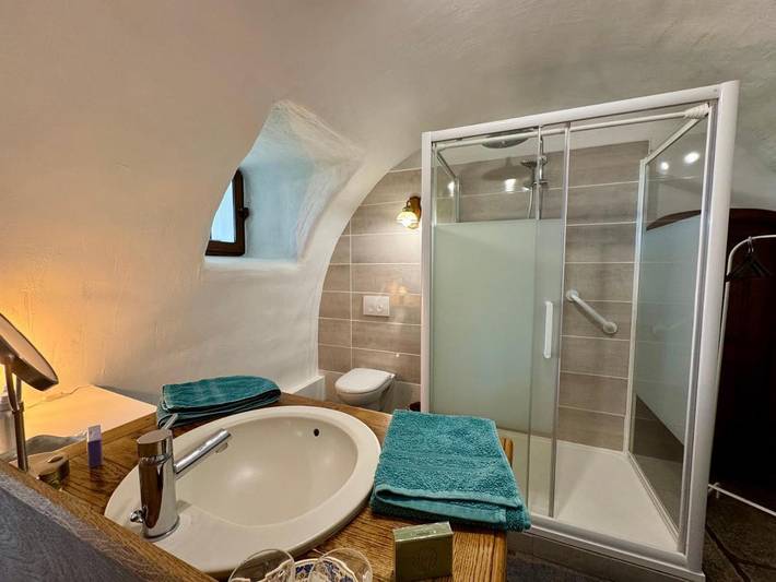 Location de vacances pour 6 personnes, avec vue ainsi que jardin et piscine à Le Pontet - 3