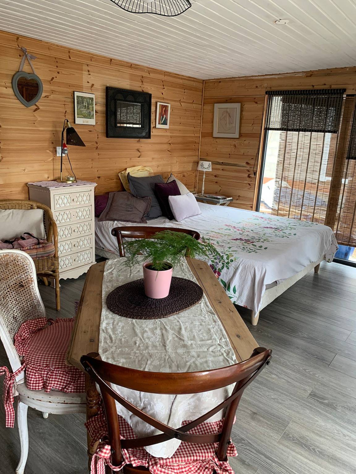 Le Chalet avec jardin privé et Wi-Fi in Taillet, Région de Céret