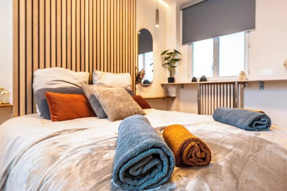 Apartamento entero, 20D-Renovated apartment walking distance to Paris in Montrouge, Altos del Sena