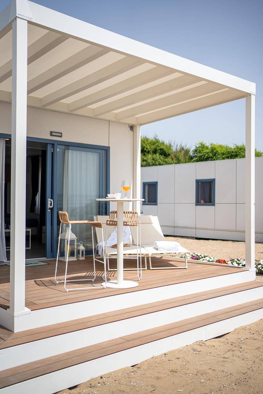 Entire apartment, Feriendorf San Francesco Lodge Deluxe Sea View B&B für 2 Personen in Duna Verde, Caorle
