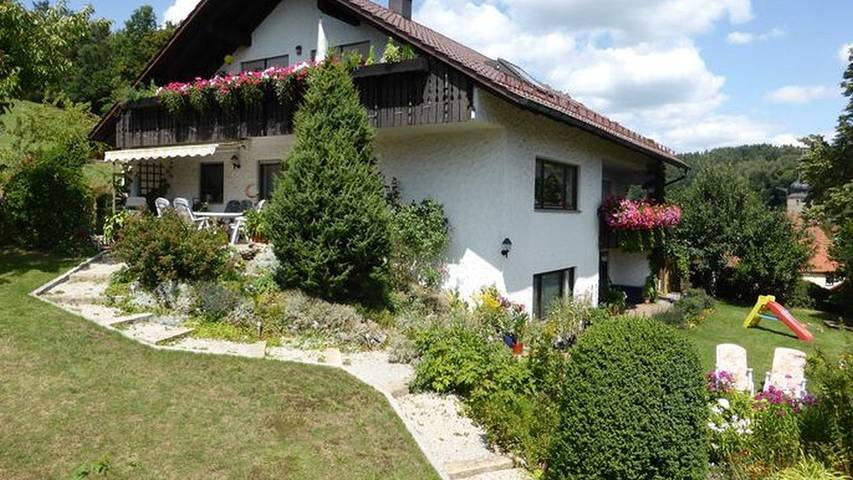 Hütte für 4 Personen, mit Terrasse und Garten, kinderfreundlich in der Fränkische Schweiz