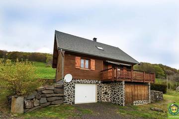 Gîte pour 6 personnes, avec jardin et balcon à Picherande