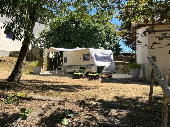 Location de vacances pour 2 personnes, avec vue ainsi que jardin et terrasse à Saint-Sulpice-d'Excideuil - 4