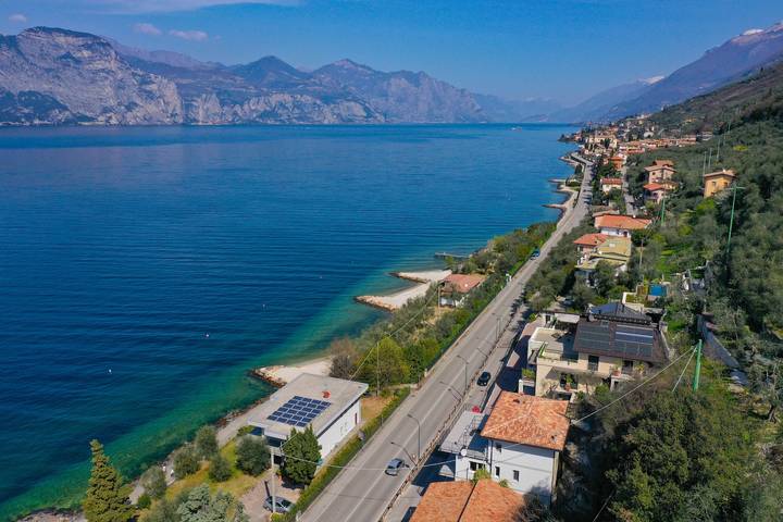 Ferienwohnung für 4 Personen, mit Balkon und Seeblick in Brenzone