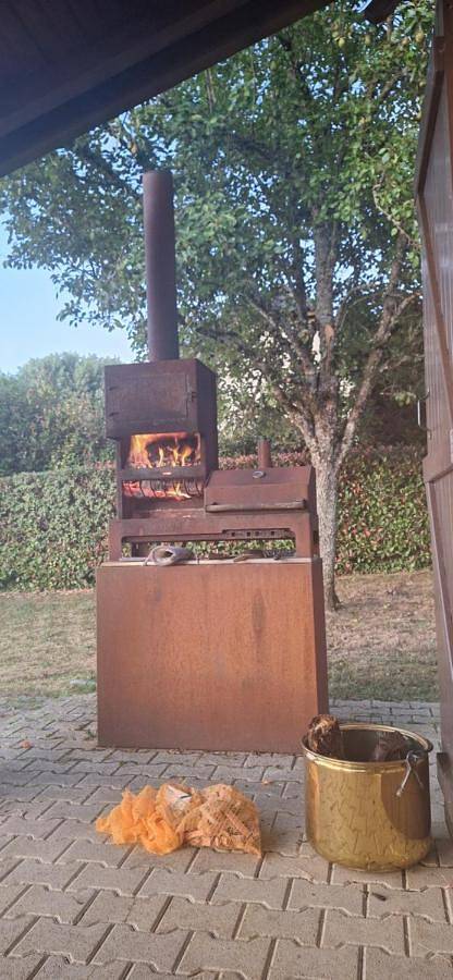 Location de vacances pour 4 personnes, avec jardin ainsi que vue et piscine à Seilhac - 3