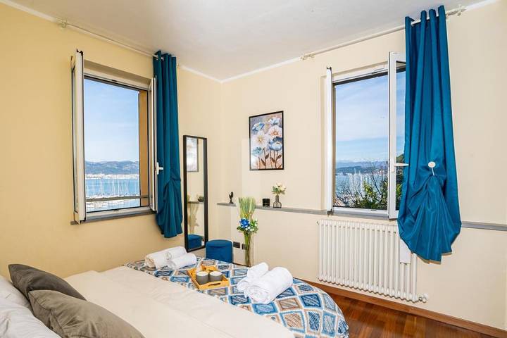 Villa per 10 persone, con Balcone e Terrazza nonché Giardino e Panorama a Comune di Porto Venere