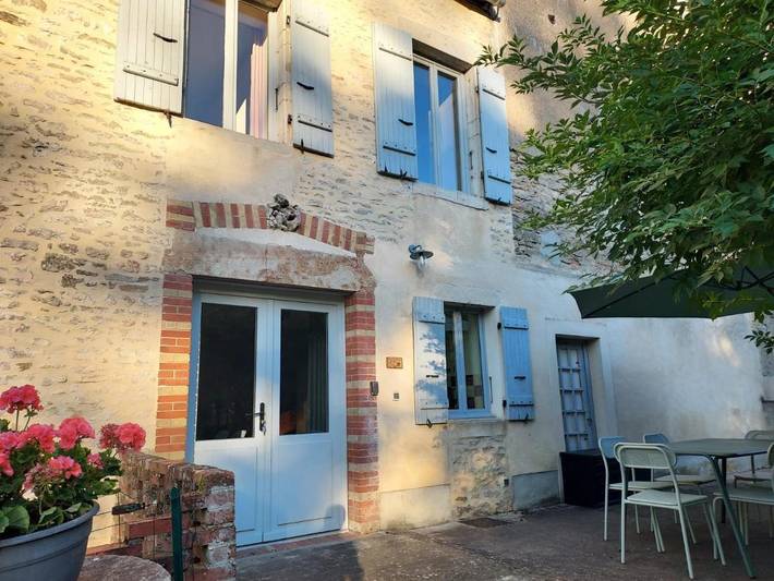 Location de vacances pour 6 personnes, avec Terrasse ainsi que Jardin et Vue dans Saint-Jean-de-Vaux - 4