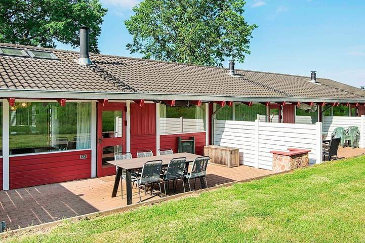 Ferienhaus für 6 Personen, mit Terrasse und Pool, mit Haustier