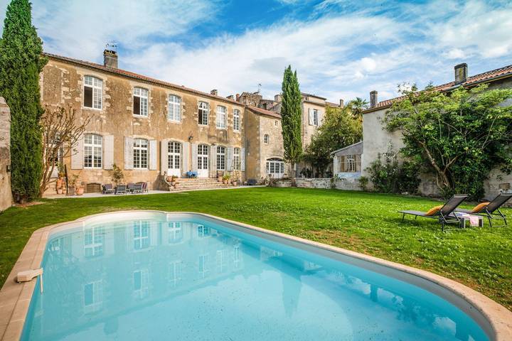 Location de vacances pour 15 personnes, avec Jardin et Piscine à Condom