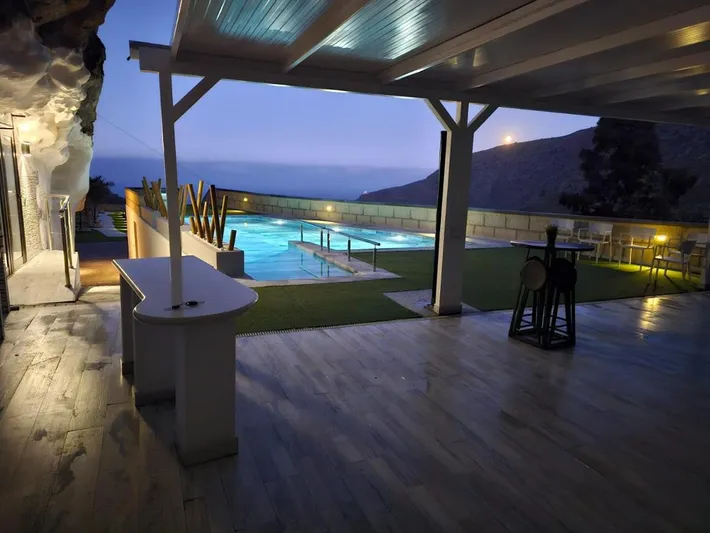 Villa for 14 people, with pool and view as well as terrace - 1