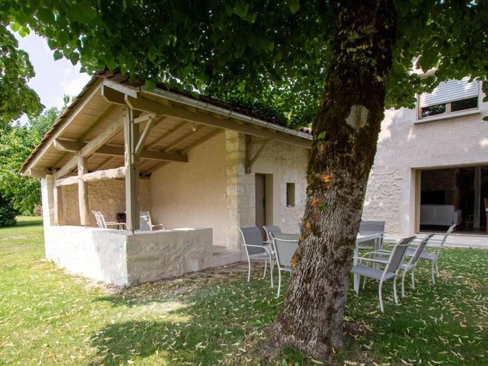 Location de vacances pour 9 personnes, avec jardin et piscine à Agonac - 2