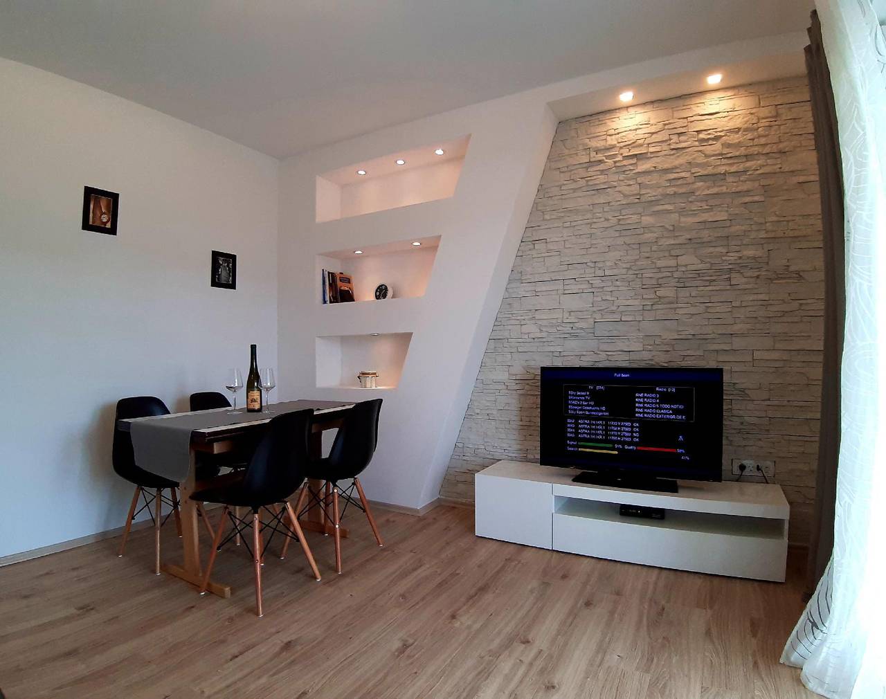 Ganze Ferienwohnung, Wohnung Marica mit Balkon und herrlichem Meerblick in Supetarska Draga, Rab