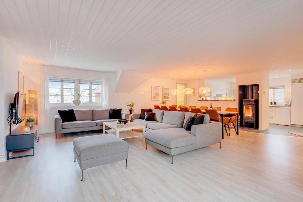 Großes Ferienhaus mit Pool, Whirlpool und Sauna, 2 Hunde erlaubt in Tim, Ulfborg