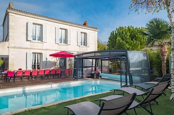 Villa pour 15 personnes, avec jardin ainsi que terrasse et piscine - 1