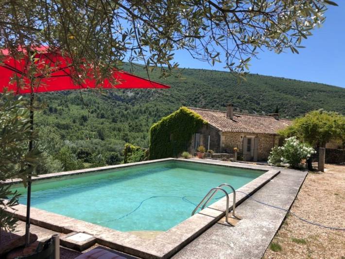 Maison de vacances pour 6 personnes, avec Terrasse ainsi que Jardin et Piscine à Lacoste