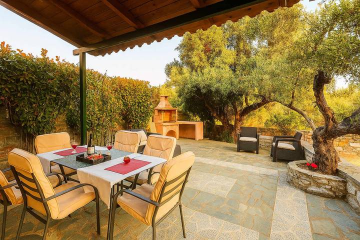 Location de vacances pour 6 personnes, avec jardin dans Stoupa - 2