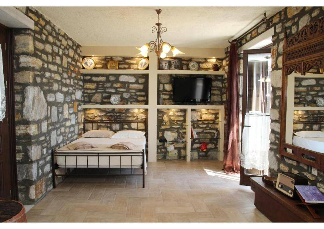 Country House 'Villa Kaly' with Private Terrace, Wi-Fi and Air Conditioning in Agia Anna, Cyclades