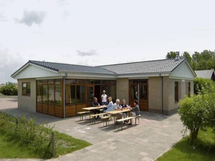 Ferienhaus für 16 Personen, mit Terrasse und Garten in Ellemeet