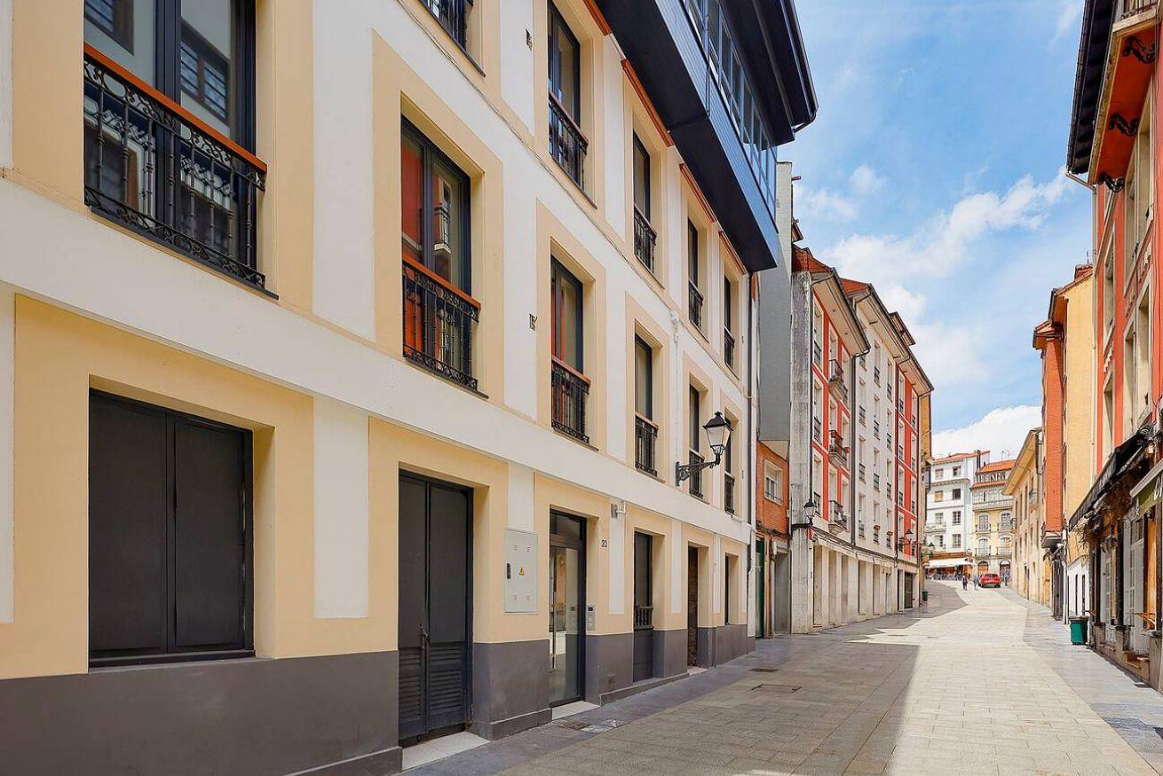 Ganze Wohnung, Cozy Apartment with Wi-Fi, Washer & Dishwasher in Oviedo, Cordillera Cantábrica