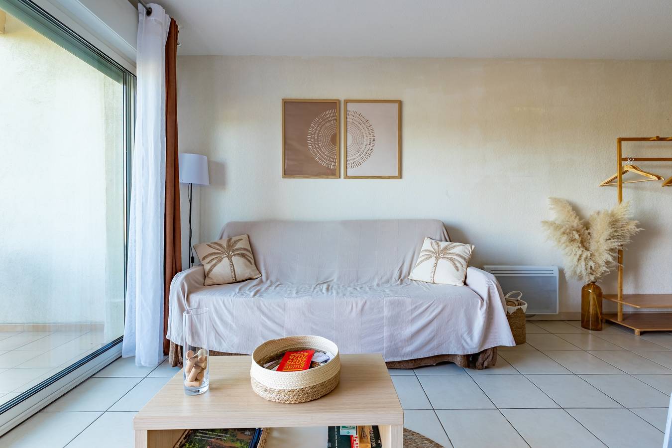 Appartement entier, Le Cosy Vignes - Piscine partagée in Azille, Région de Carcassonne