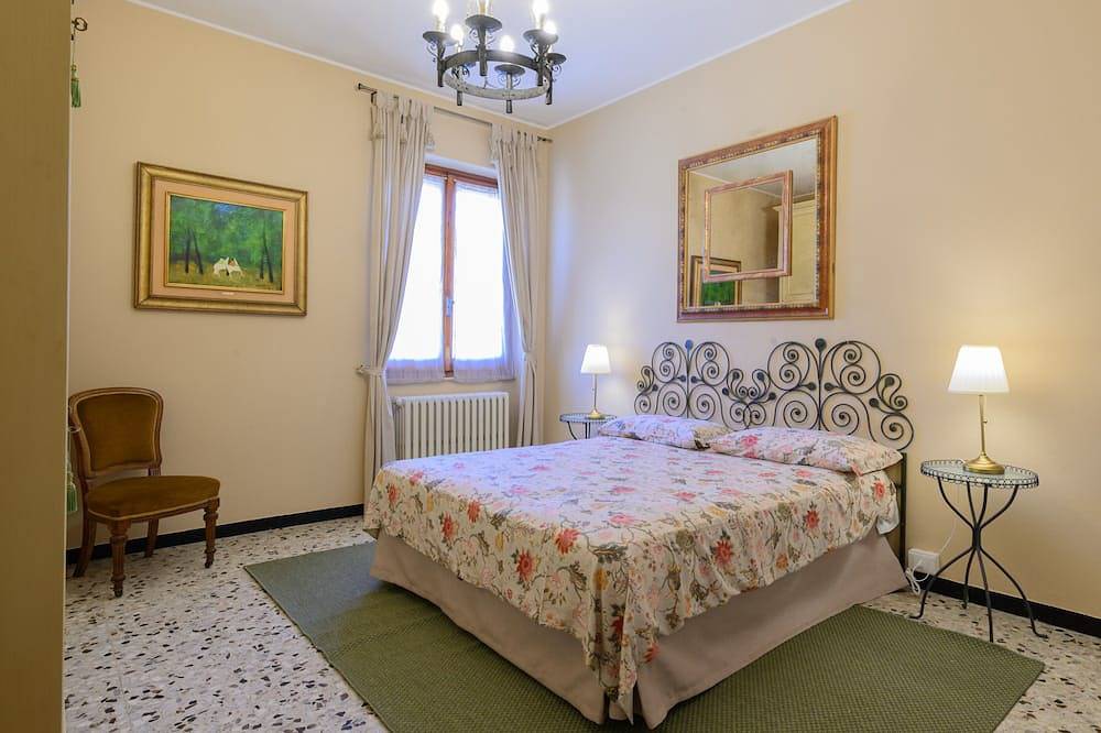 105. Milano, Villa Sul Lago in Ovada, Provincia d'Alessandria