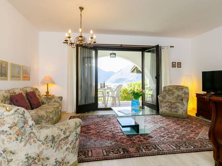 Ferienwohnung für 2 Personen, mit Ausblick und Seeblick sowie Terrasse und Garten im Tessin - 2