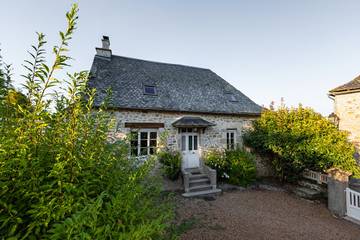 Maison de pêcheur pour 5 personnes, avec jardin en Corrèze