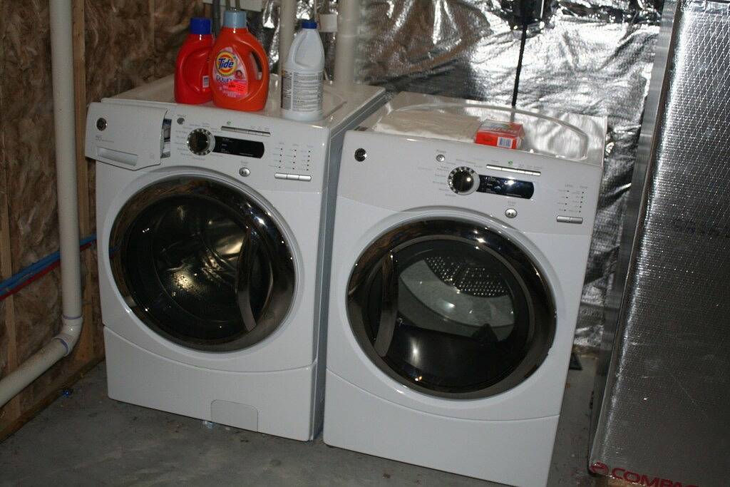 Masthope Rental walk to Lodge, pool and ski slopes. 4 Bd 3 Ba Sleeps 13 in Masthope, Pike County