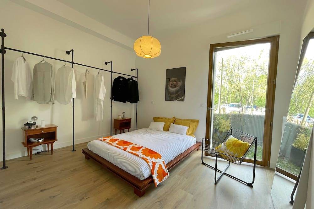 Entire apartment, Immediate proximity to the Bordeaux hyper center in Bruges (Gironde), Bordeaux region