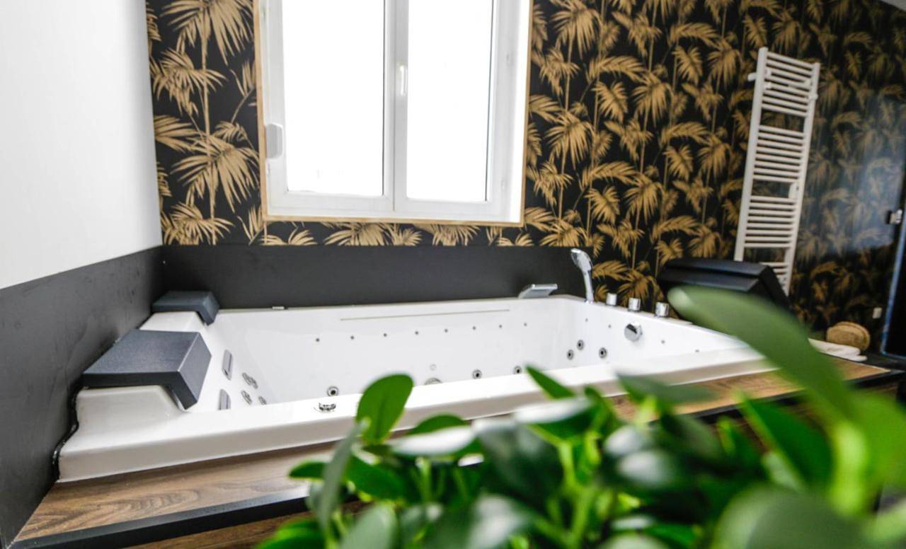 Appartement entier, La Suite by Suite Spa Privatif in Pontavert, Aisne